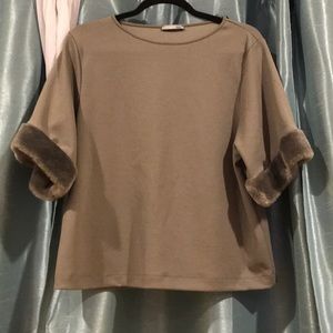 Zara w&b collection  top with faux fur on the arms